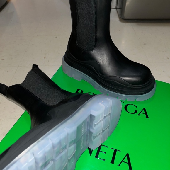 Boots - Picture 4 of 6